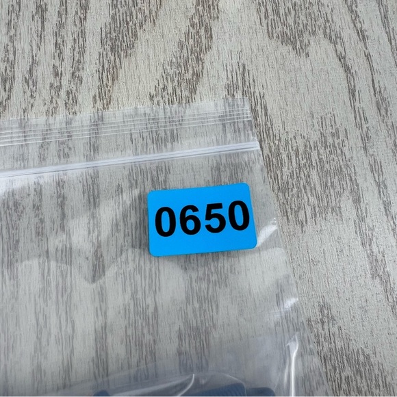 650 Bar III Men's Slim Tie 400 Blue Watermelon Print $55 Silk Poly Blend - Picture 6 of 6